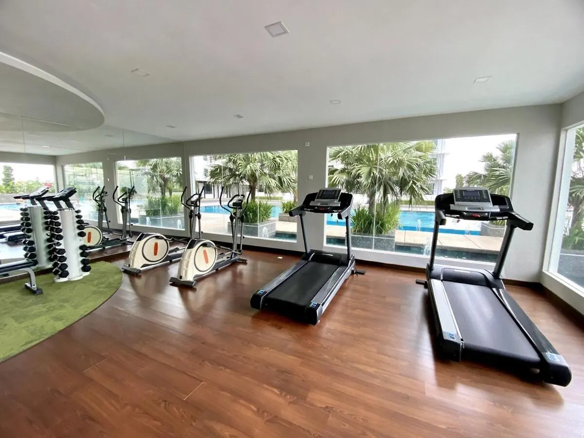 1208Paradigm Mall Family Cozy Up To 11Pax Johor Bahru 0*,  Malásia