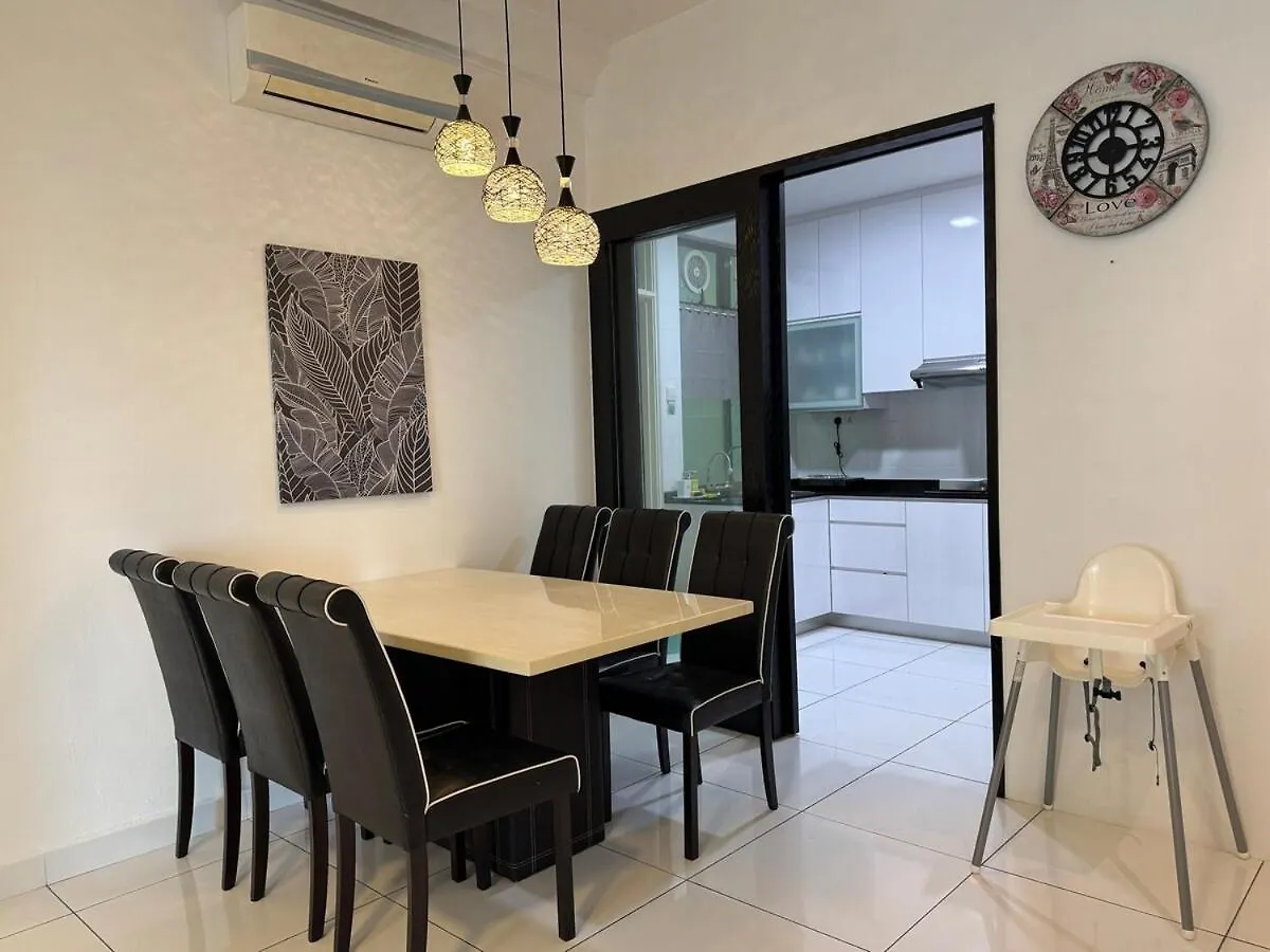 1208Paradigm Mall Family Cozy Up To 11Pax Johor Bahru 0*,  Malásia